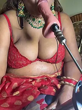 Hottywetsexyのウェブカメラショー