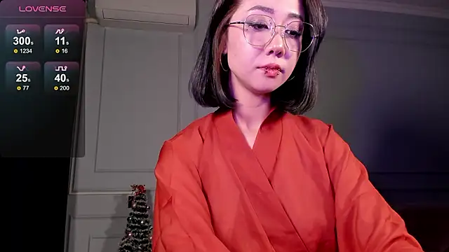 PeachyPaw's Webcam Show