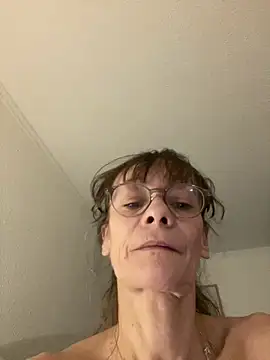 Chris06d22@xh Live XXX Chat