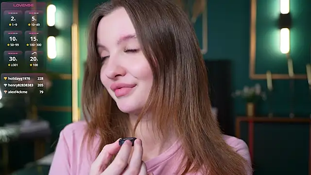 Pokazy przed kamerką – Layla_Bloom