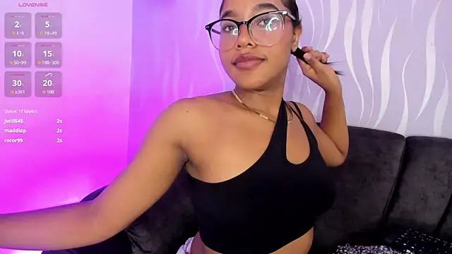 Naomy-lopezのラ  イブXXXチャット