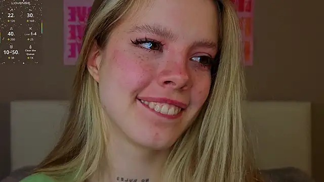 TiffinyMergistのライブXXXチャット