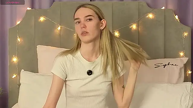 NikkiRyx live XXX chat