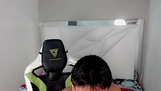 Chatroom XXX en direct de Liarr_