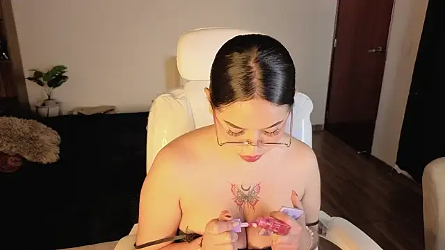 Renaxi_Smith's Live XXX Chat