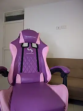 Hips_hannah: онлайн-секс-чат