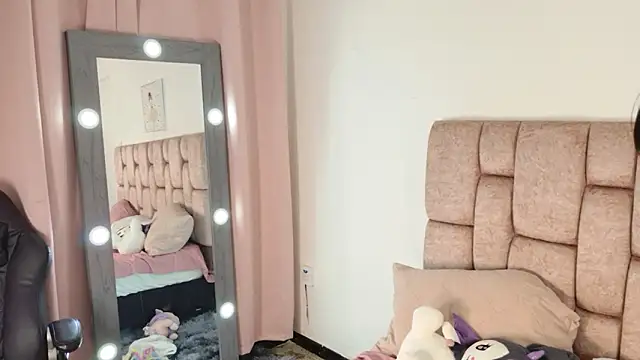 Chat XXX Live LolaYun