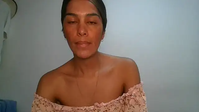 Juanabrunette7: απευθείας συνομιλία ΧΧΧ