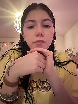 emilycoco Show in webcam