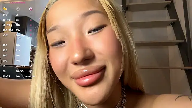 EIeniVanwartのライブXXXチャット