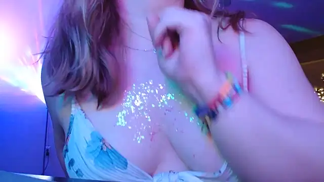 XxMs_StarzxX élő XXX-chatje