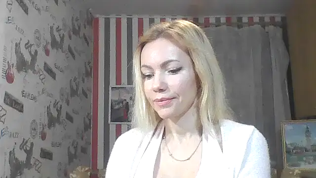 Amoretta's Live XXX Chat