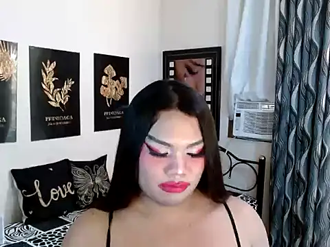 TSbrianaHugeCock Adlı Modelin Web Kamerası Şovu