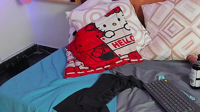 Chat XXX en directo de MeowMota_