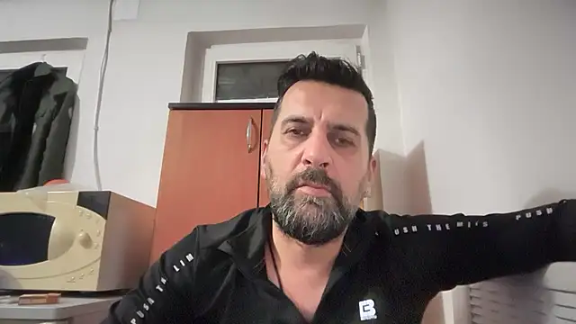 Živý XXX chat TARKAN1