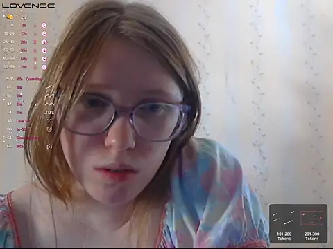 LustfulSarah Chat XXX live