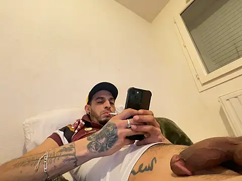 Rebeu313: онлайн-секс-чат