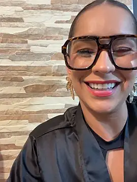 Czat XXX na żywo – Mau_White