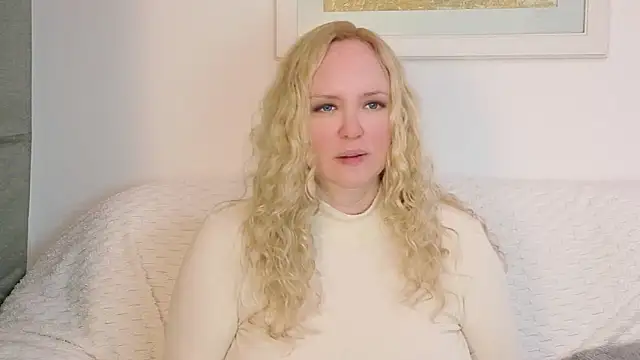 Sarah4you's Live XXX Chat