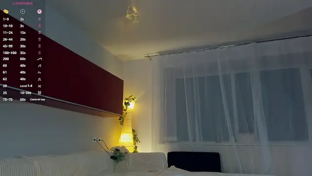 exposed_lizzy: онлайн-секс-чат