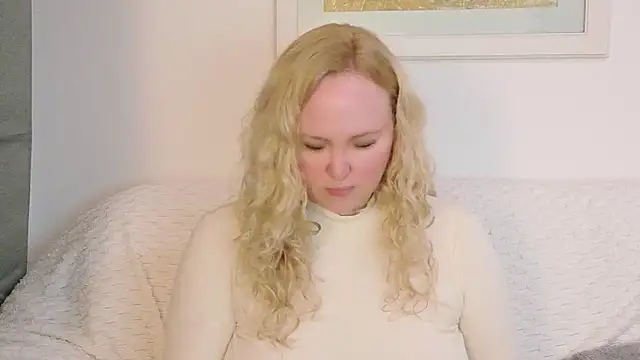 Sarah4you élő XXX-chatje