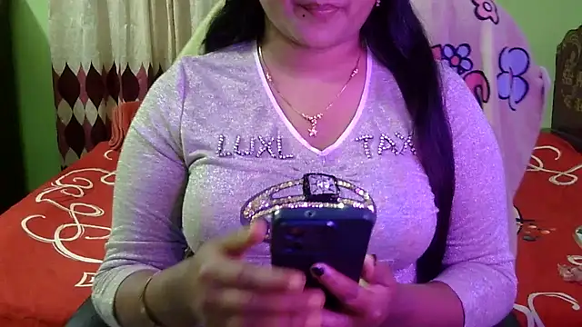 BengaliQueenStar's Live XXX Chat