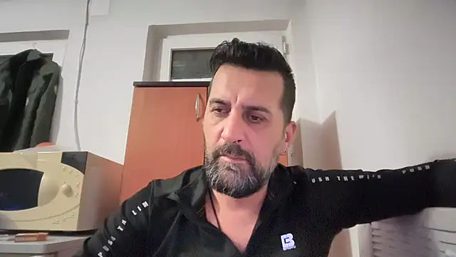 XXX chat uživo modela TARKAN1