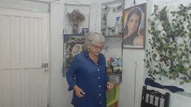 FunnyGrandma's Webcam Show