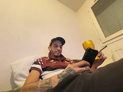 Rebeu313 – Naživo XXX chat