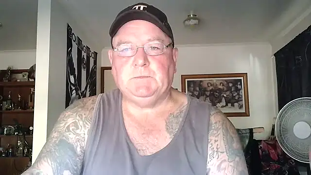 KINKYBLUEYES69 élő XXX-chatje