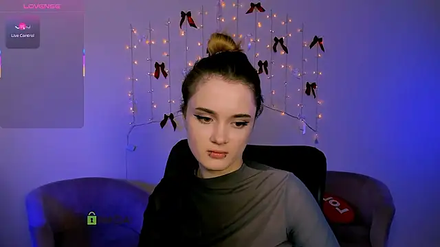 liana_kisses' Live XXX Chat