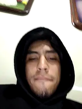 AlexAlejandro13 élő XXX-chatje