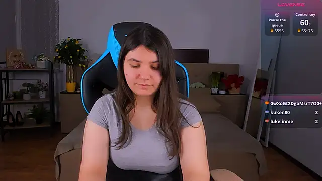 Viola__Shy Chat XXX in diretta