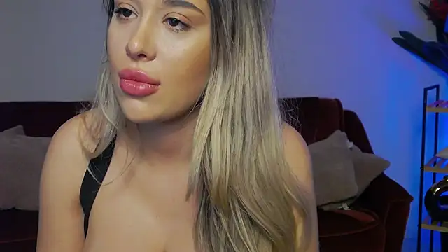 NaughtyAddaのライブXXXチャット