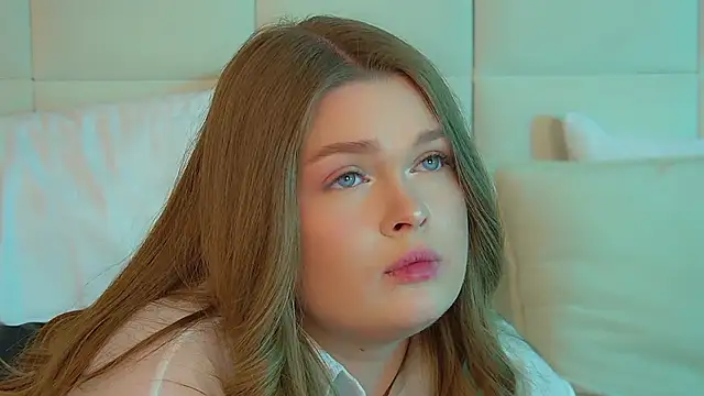 CrystalLyons Chat XXX in diretta