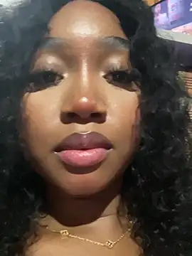 alisonn_moon Show in webcam