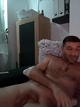 Alexdaniel89 Adlı Modelin Canlı XXX Sohbeti