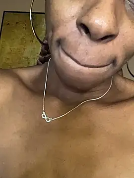 Chat +18 de Jasmine_FullsShine ao vivo