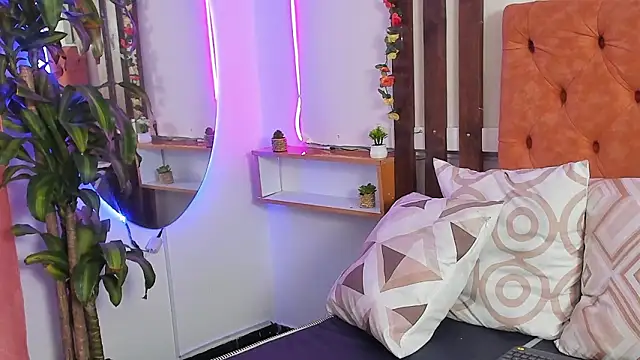 MeowMota_ Adlı Modelin Canlı XXX Sohbeti