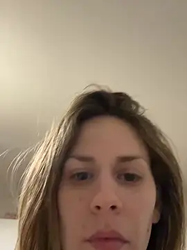 Barbi24297 现场XXX聊天