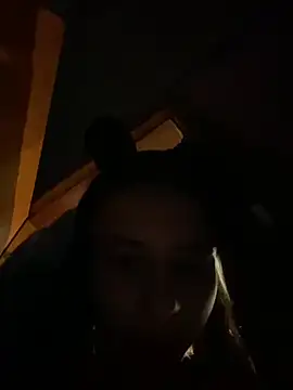 Chat +18 de Mirella_Oliveira ao vivo