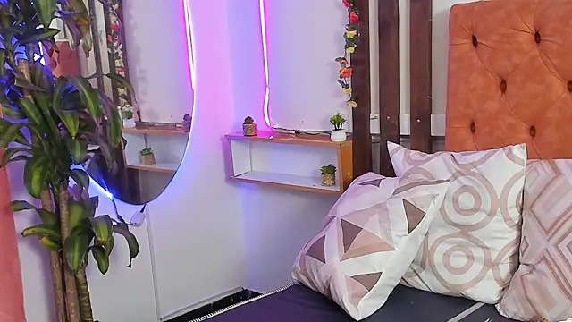 MeowMota_ Chat XXX in diretta