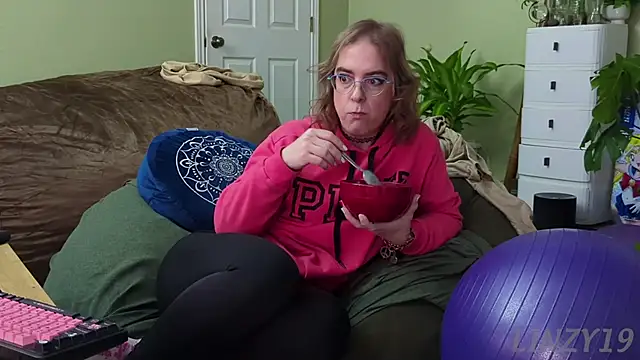 دردشة Linzy_19 الجنسية المباشرة