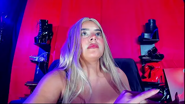 ArtemisaStone Adlı Modelin Canlı XXX Sohbeti