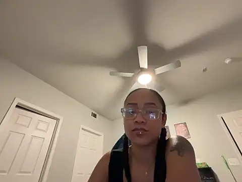 RylReese Chat XXX in diretta