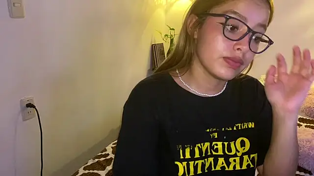 ArianaAlvarez_ – Naživo XXX chat