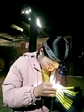 ngan-cute Chat XXX in diretta