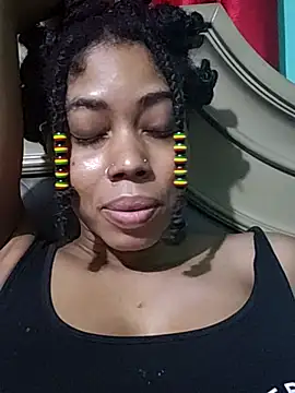 HONEYSWEETS_LIVE élő XXX-chatje