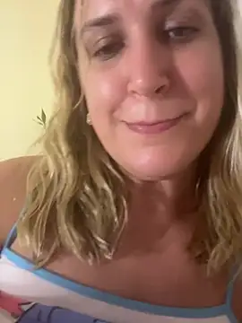 Bia_sexynovaes 现场XXX聊天