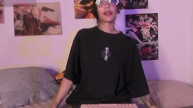 Chatroom XXX en direct de Luna-Chann